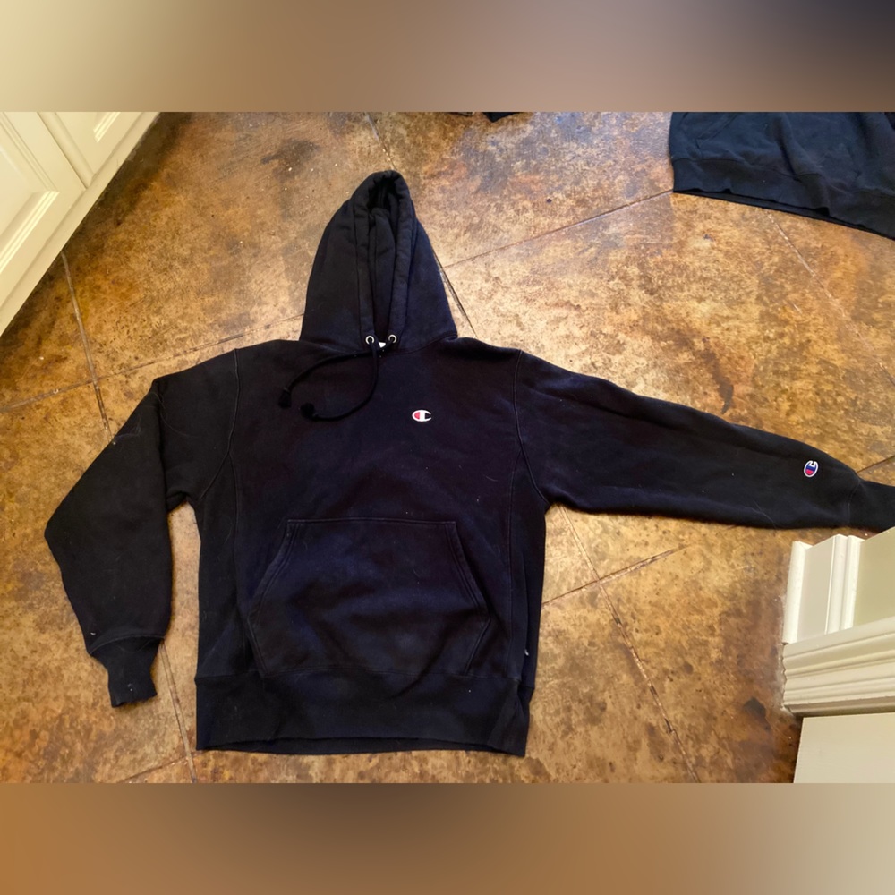 Men’s Champion Medium Black Hoodie Reverse Weave Heavyweight Soft excellent cond